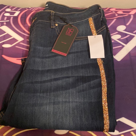 Plus Size Skinny Leg Jeans!! - Picture 1 of 2